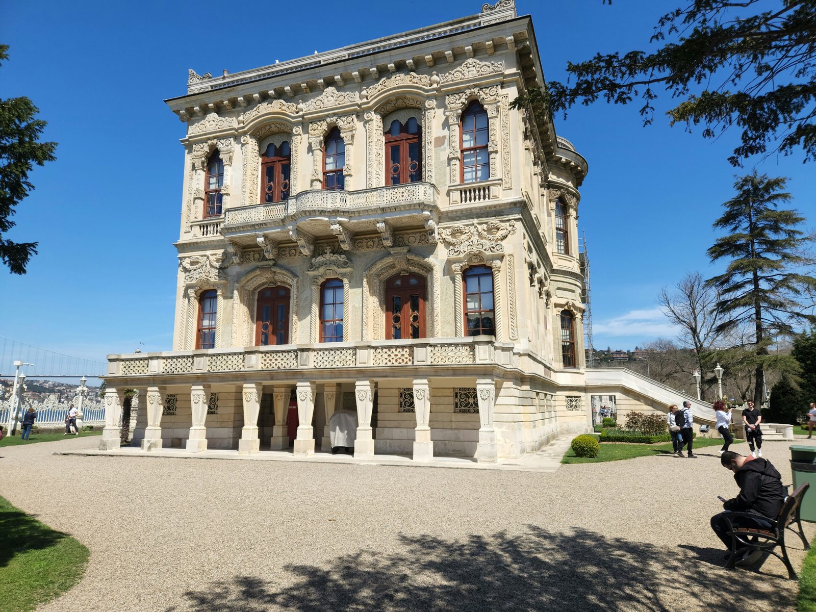 The Rise and Fall of Milli Vanilli: A Lip Sync Scandal That Shook the Music Industry